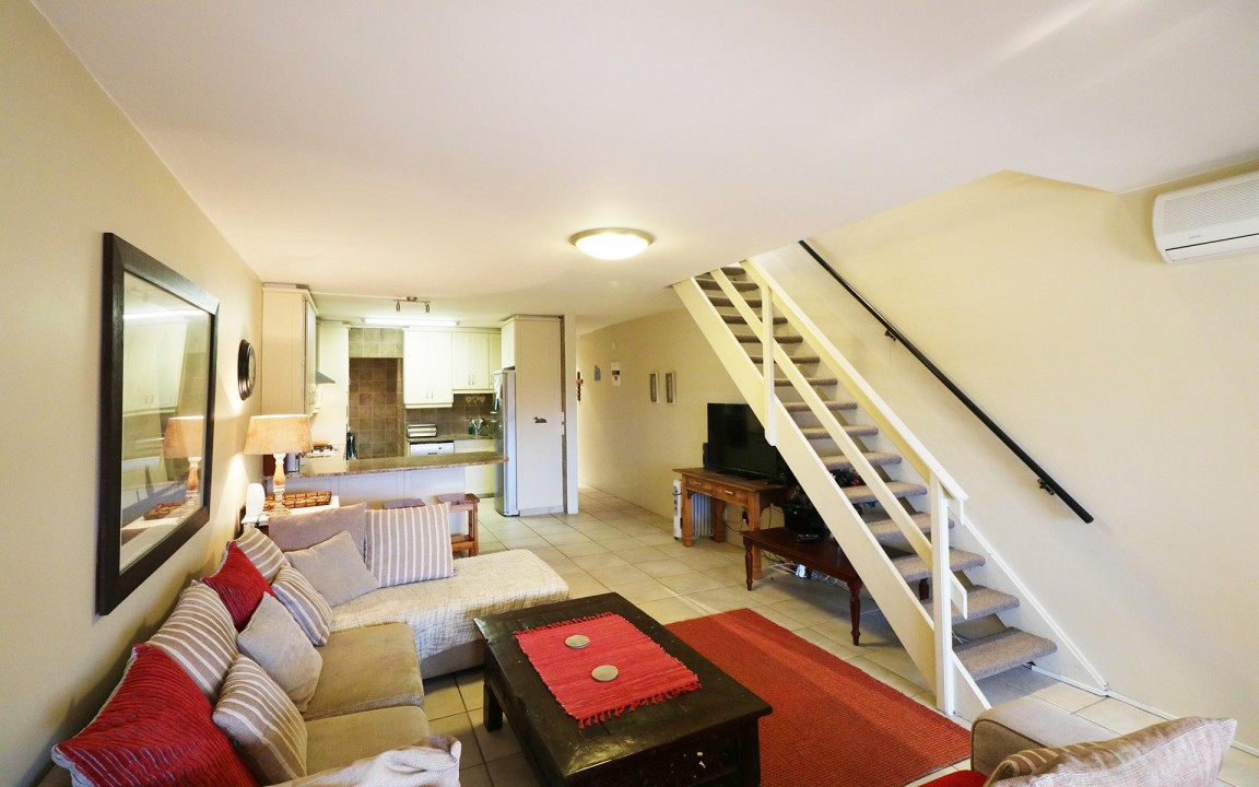 self-catering-accommodation-gordons-bay-milkwood-house-05