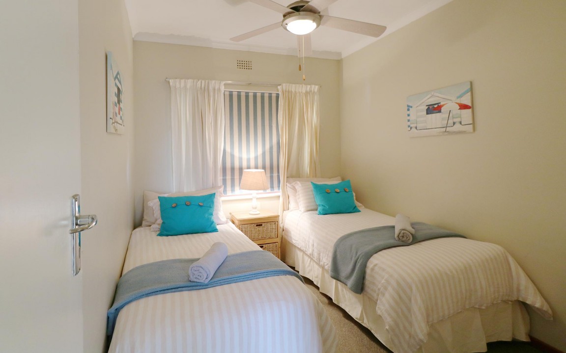 self-catering-accommodation-gordons-bay-milkwood-house-12