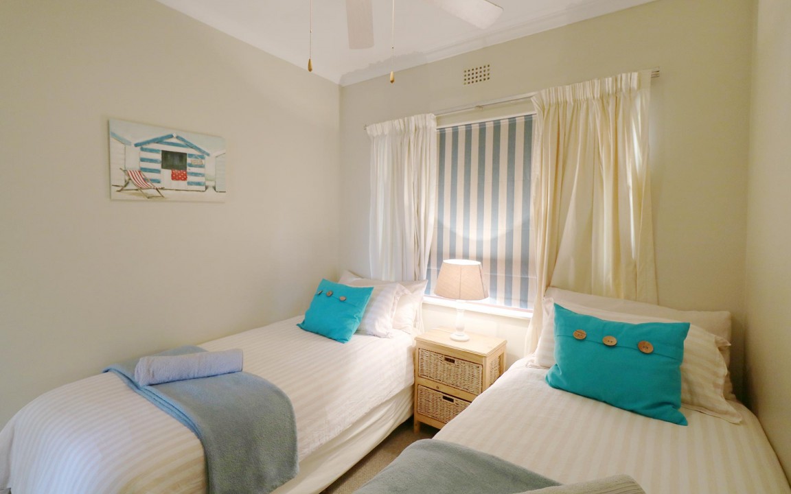 self-catering-accommodation-gordons-bay-milkwood-house-14