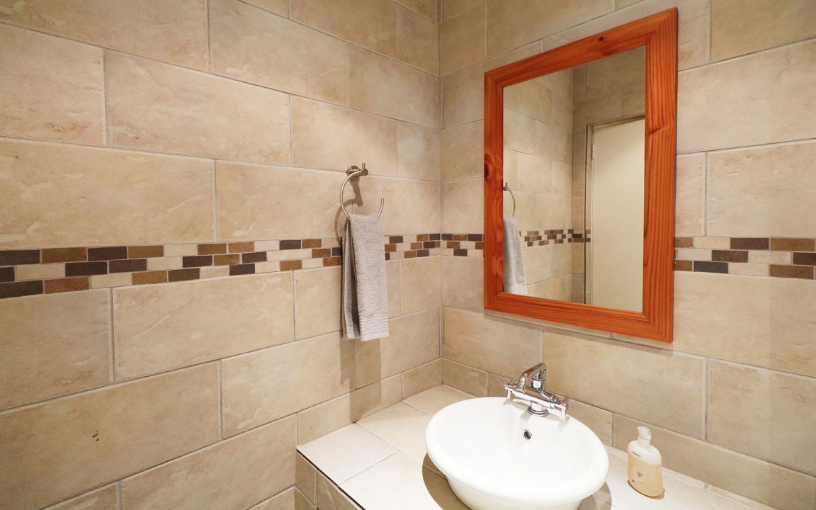 self-catering-accommodation-gordons-bay-milkwood-house-17