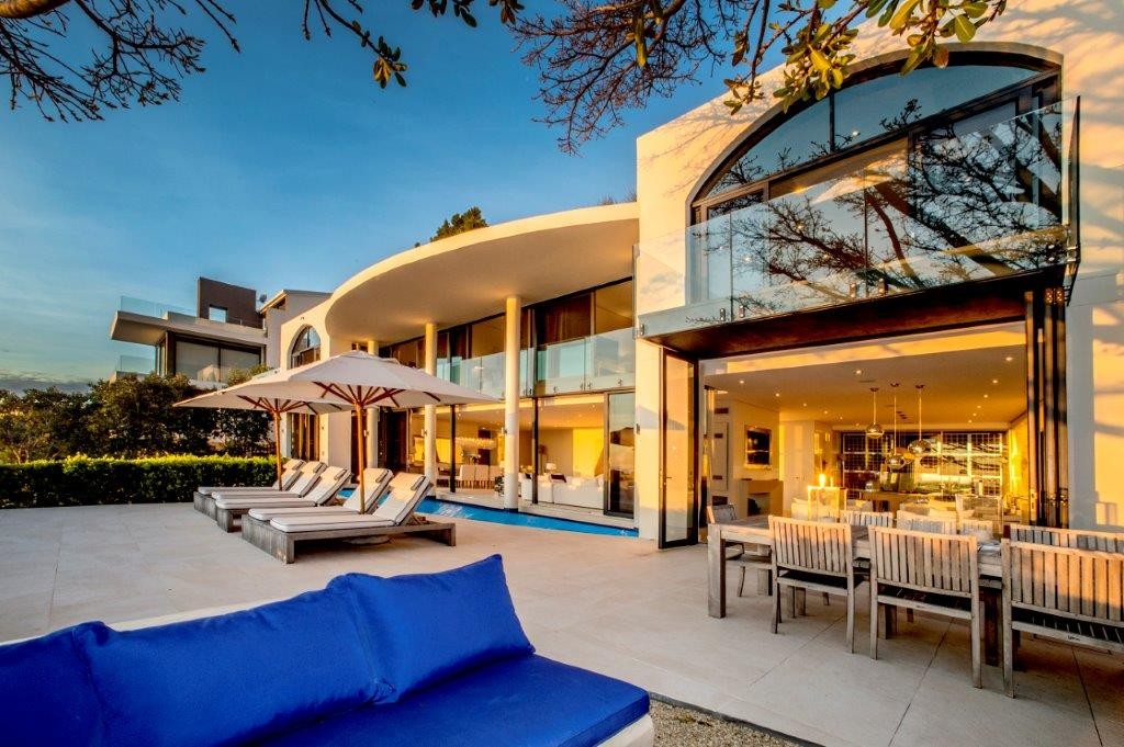 07. Entertainment Area