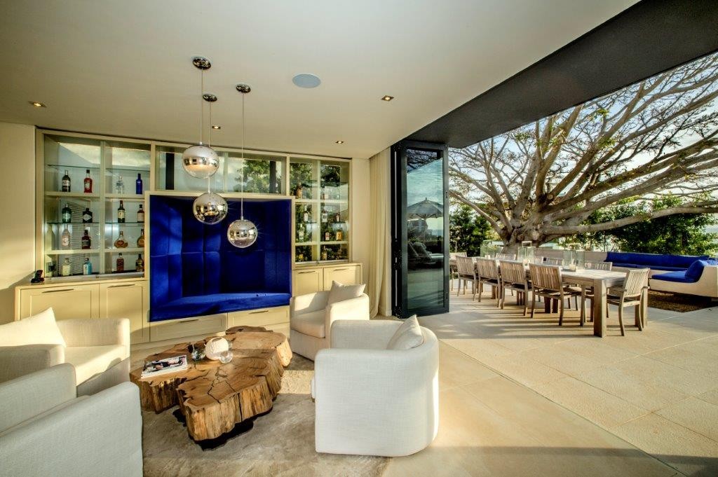 13. Entertainment and Terrace