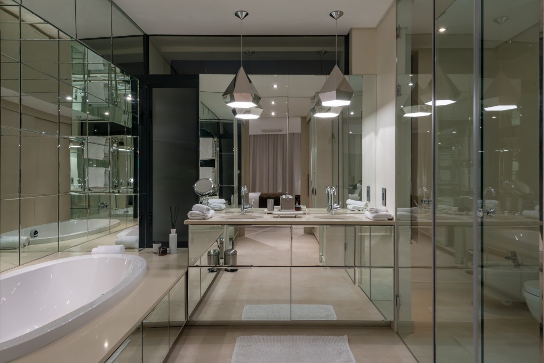 23. Bedroom 1 ensuite bathroom