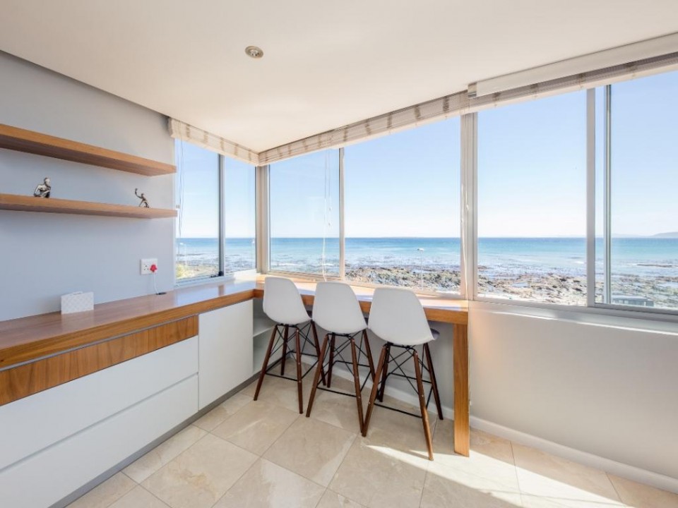 6c534483-c2c9-43b1-8bee-ca06d9f73bcb