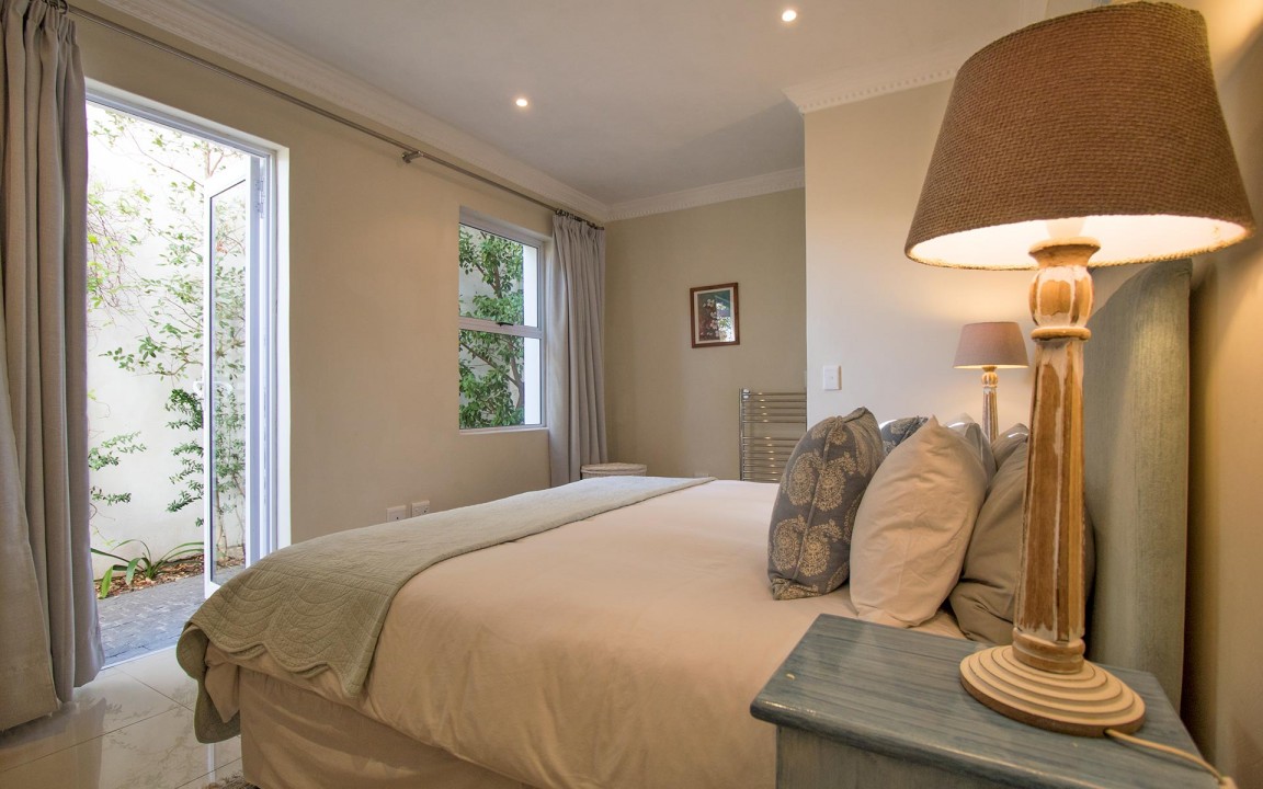 self-catering-accommodation-gordons-bay-port-suite-15