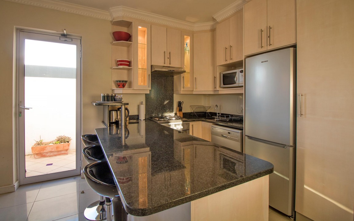 self-catering-accommodation-gordons-bay-port-suite-16