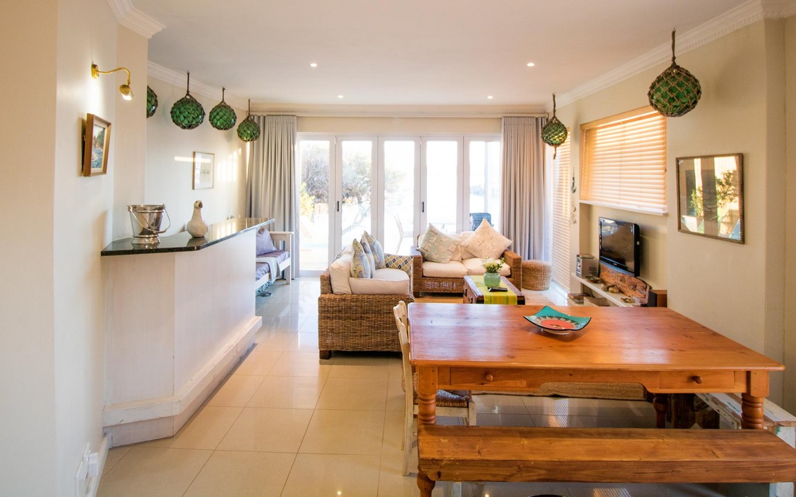 self-catering-accommodation-gordons-bay-port-suite-19