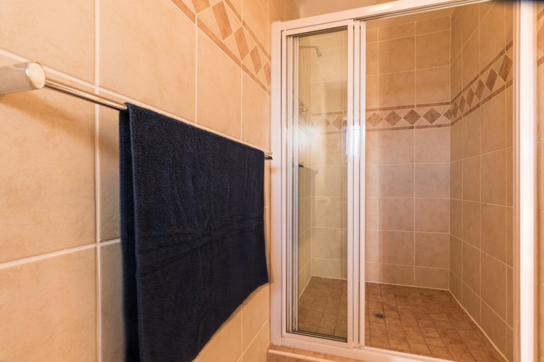 Hello-Garden-Route-400-Waterside-Road-Villa-10