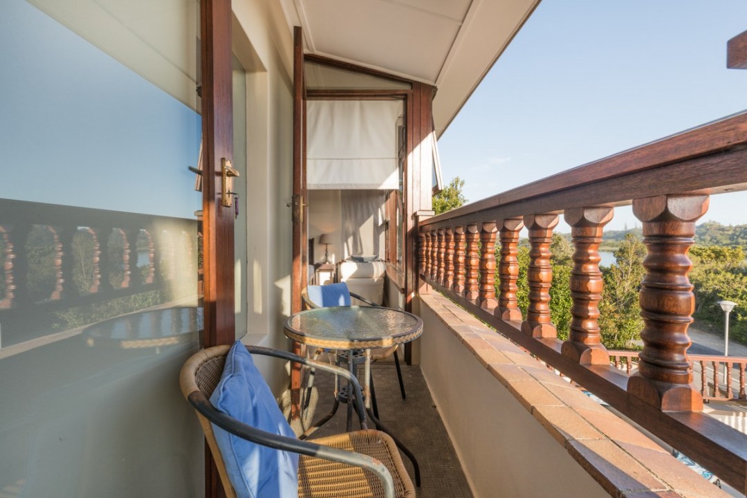 Hello-Garden-Route-400-Waterside-Road-Villa-11