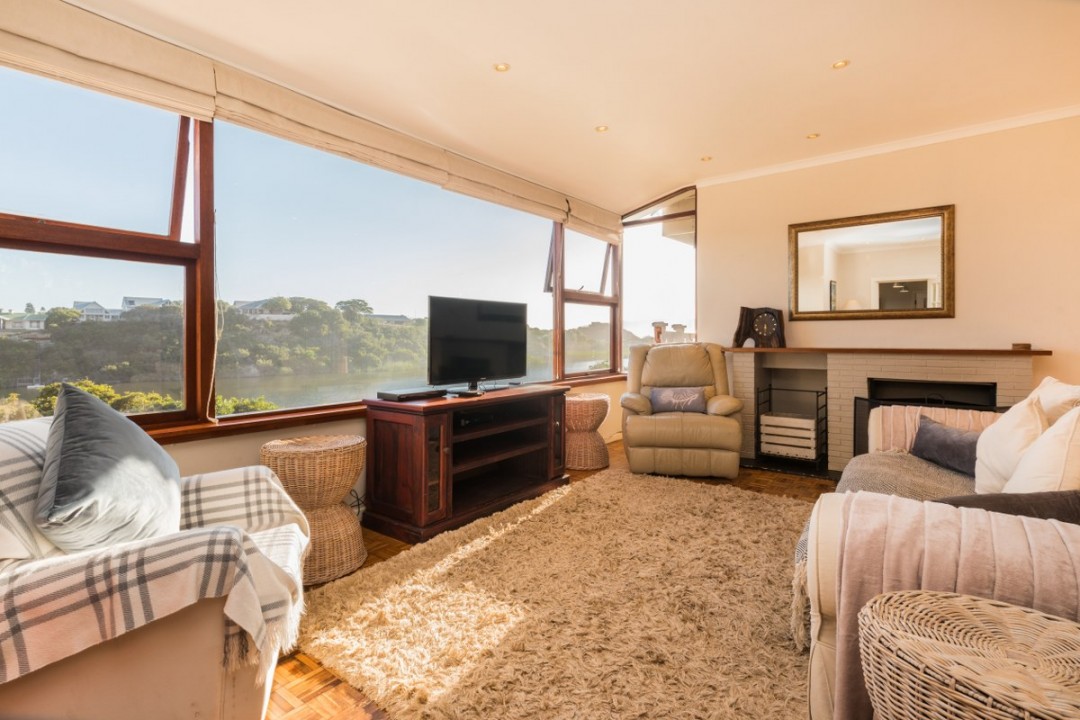 Hello-Garden-Route-400-Waterside-Road-Villa-17