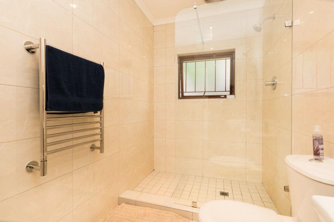 Hello-Garden-Route-400-Waterside-Road-Villa-18