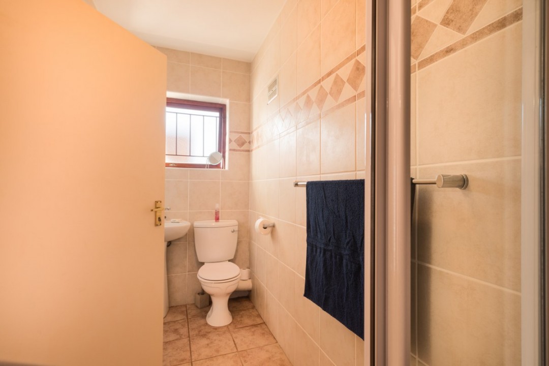 Hello-Garden-Route-400-Waterside-Road-Villa-6