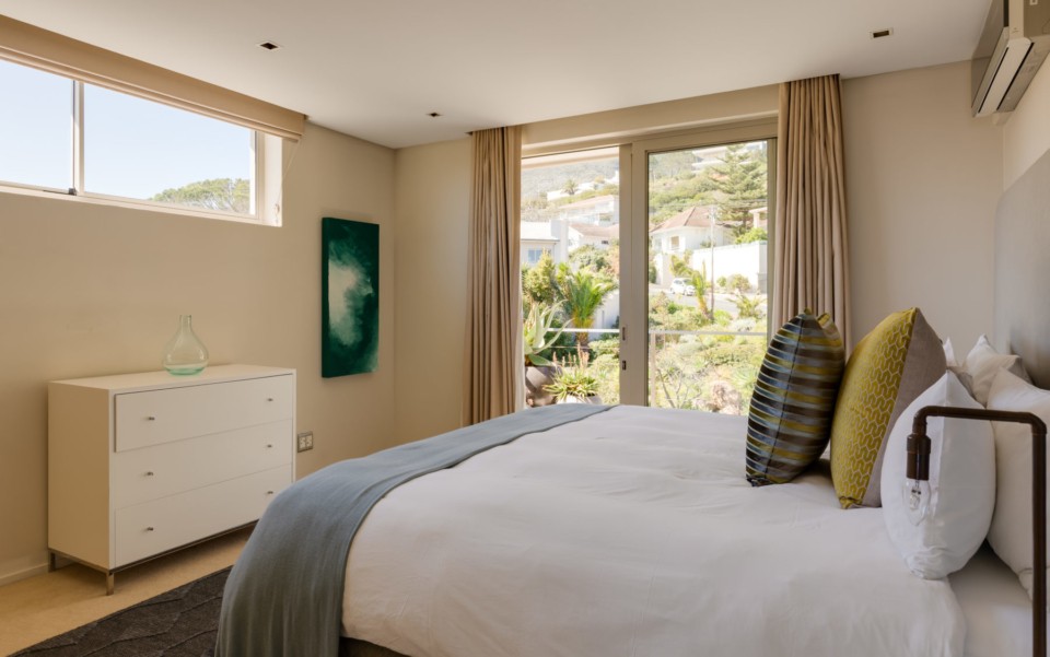 3B-Finchley-bedroom-2-and-patio-960x601_c