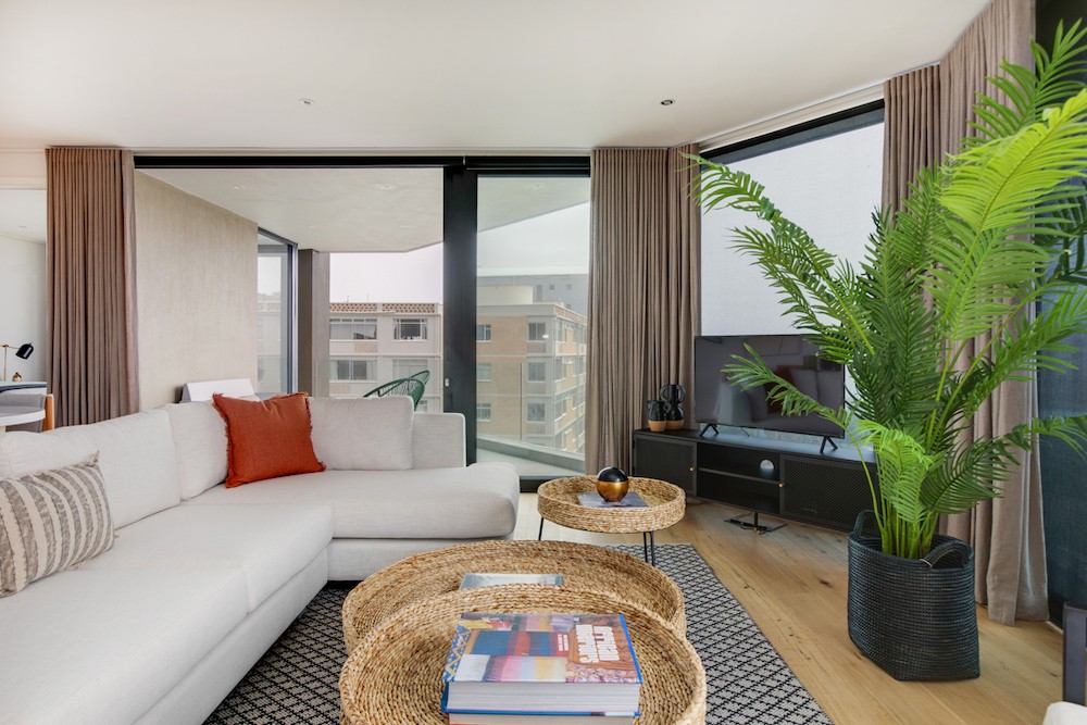 Luxury-Apartment-Rental-by-Sea-Point-Promenade