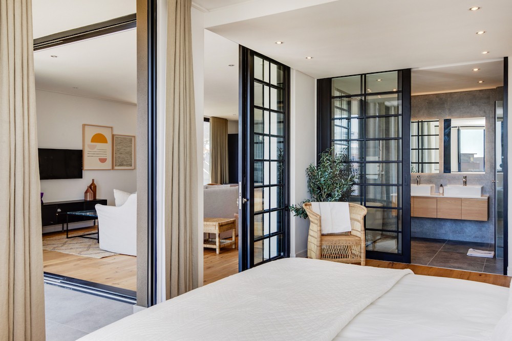 2-bedroom-serviced-apartment-in-Sea-Point