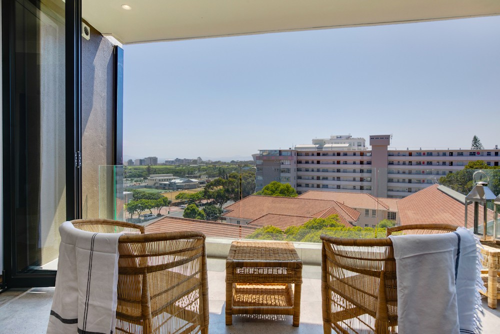 Sea-Point-Serviced-Apartment-With-Views