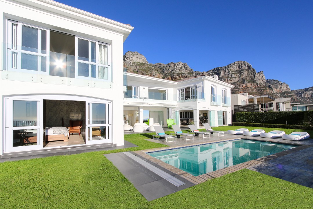 04.-Property-view-from-Garden