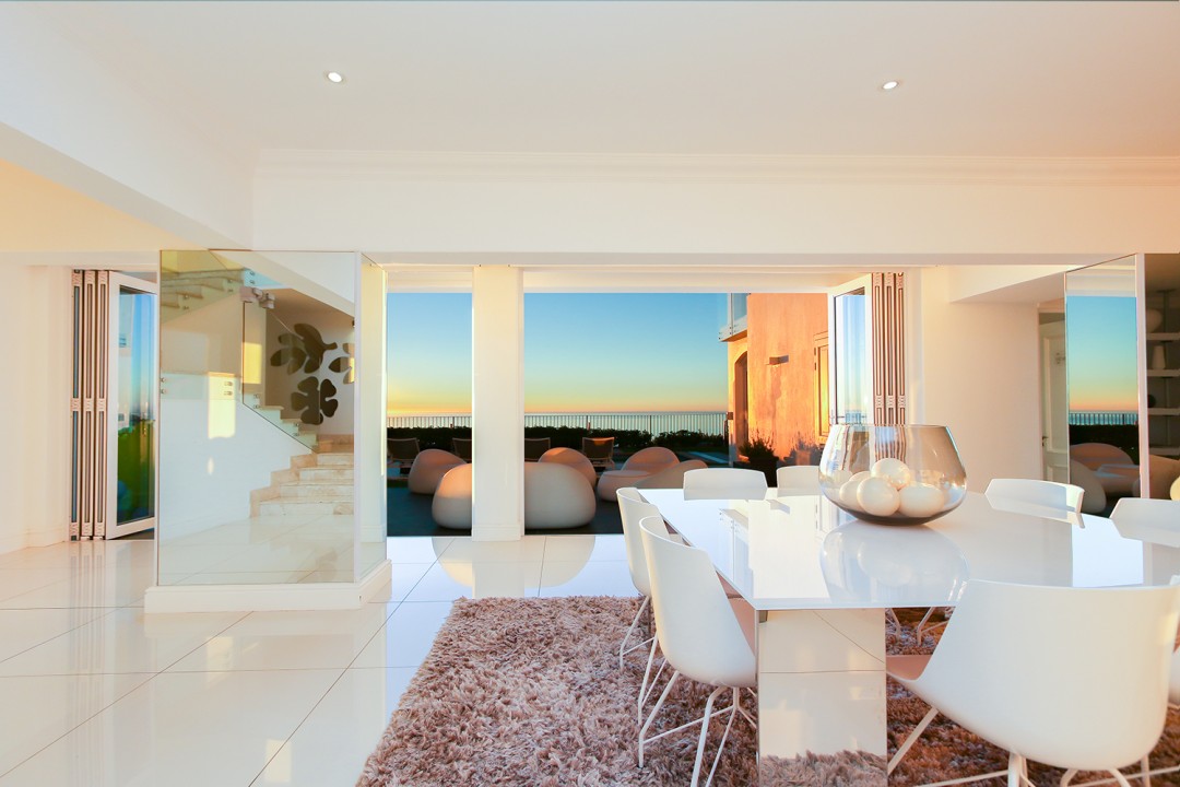 09.-Open-Plan-dining-and-lounge-area