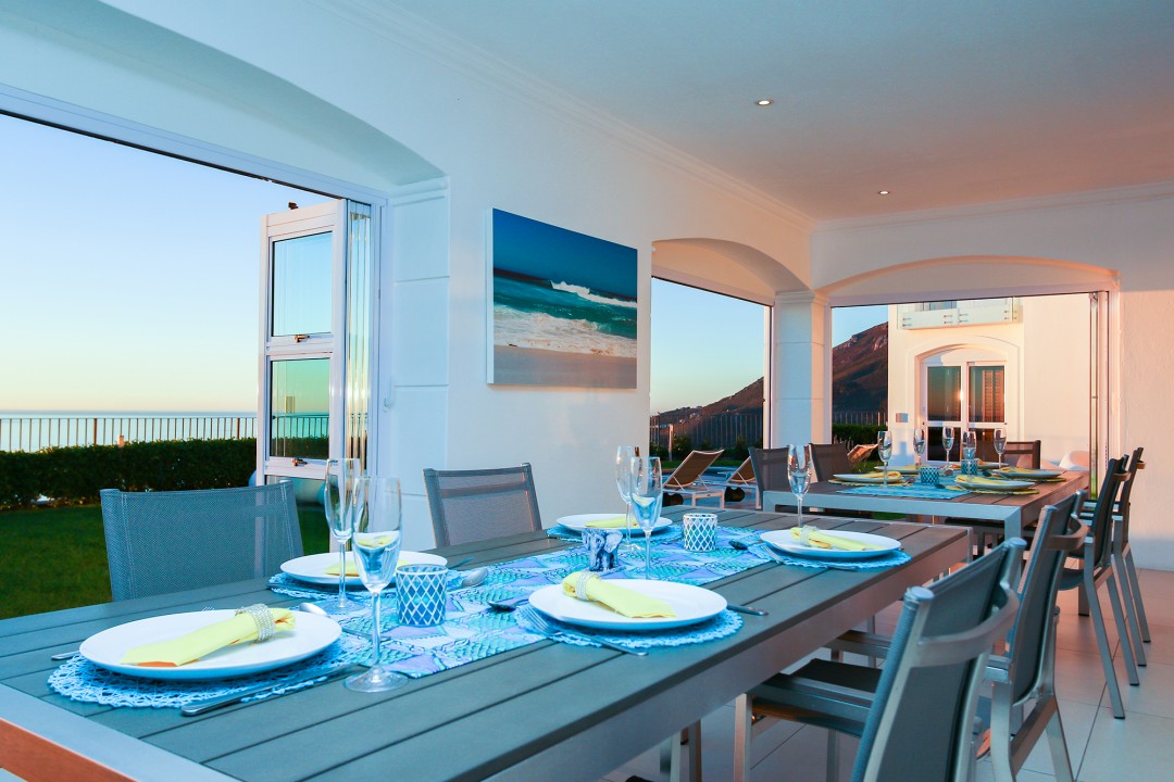 11.-Long-Table-Dining-Area