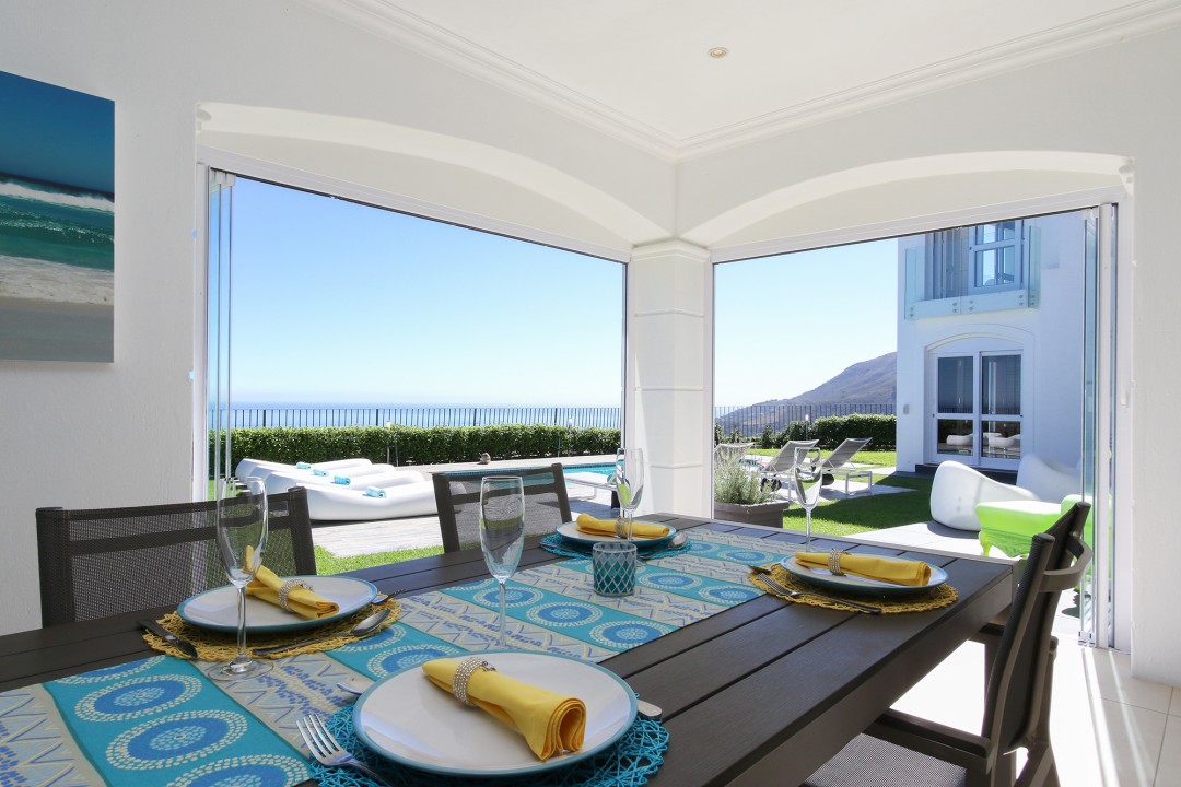 12.-Long-Table-Dining-BBQ-Area