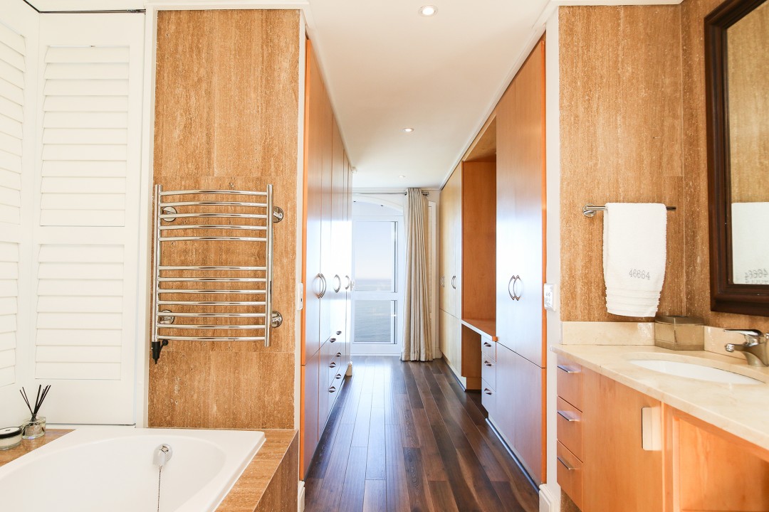 26.-Master-ensuite-Bathroom