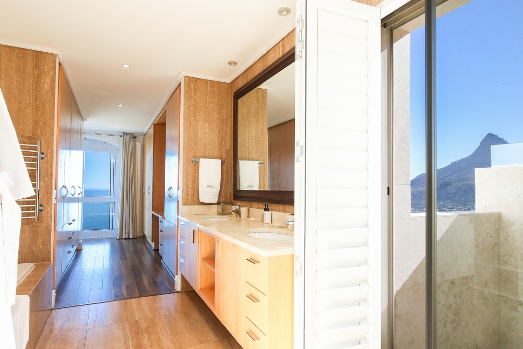 27.-Master-ensuite-Bathroom