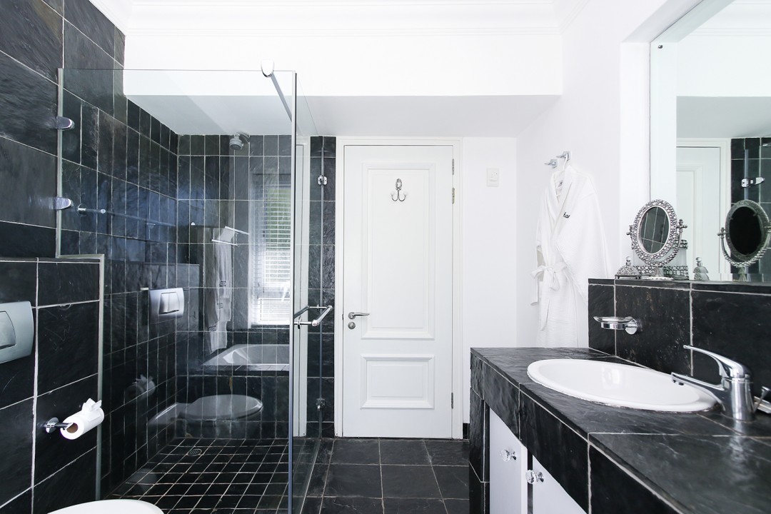 48.-Chanel-ensuite-bathroom