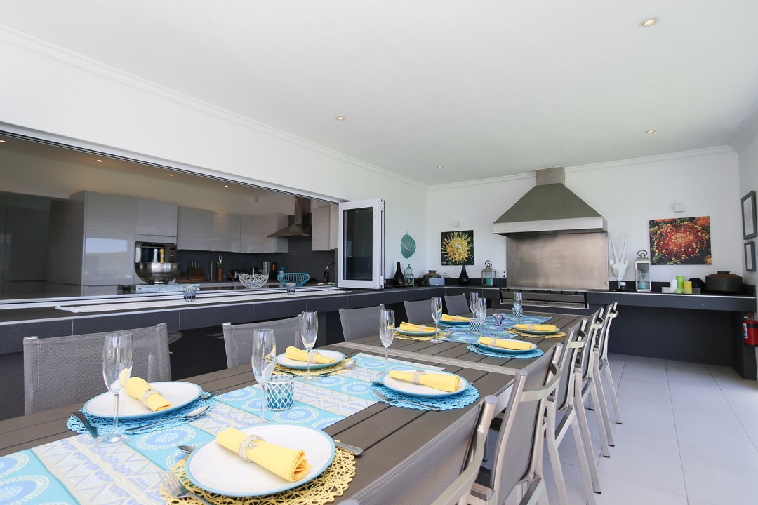 60.-Long-Table-Dining-BBQ-Area