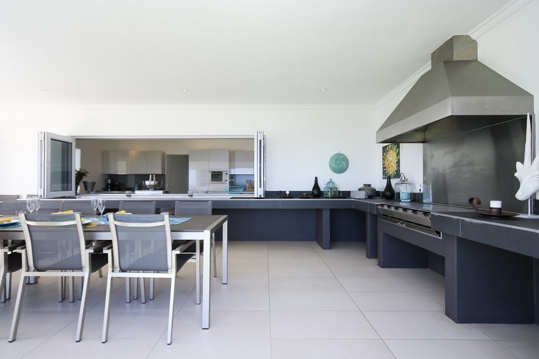 62.-Long-Table-Dining-BBQ-Area