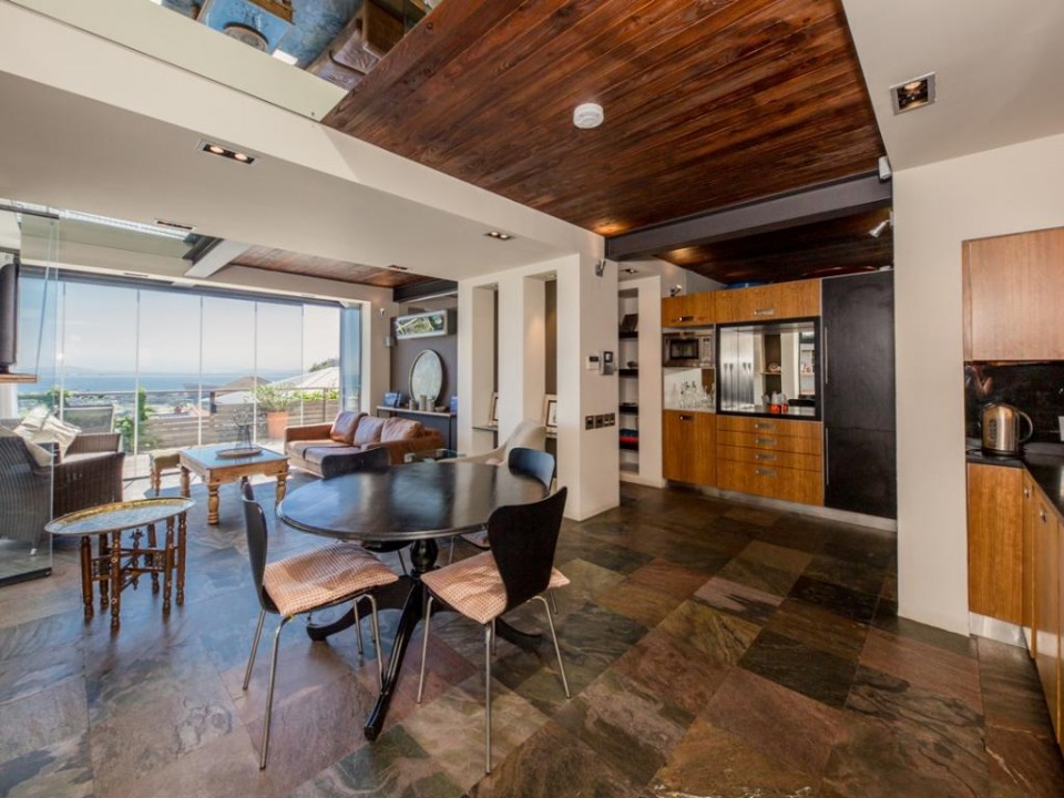 096204f7-23e1-4249-af86-7e5b38397a8c