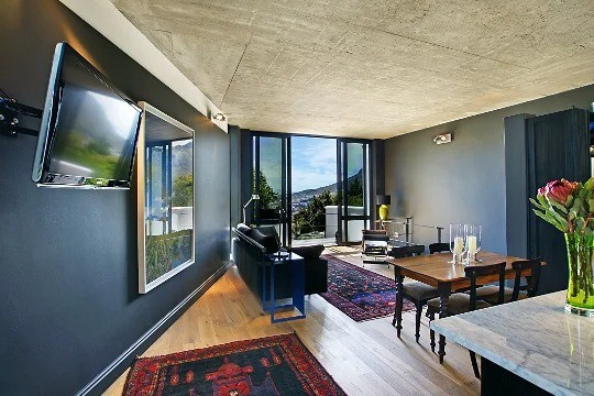 LIBRARY-WITH-A-VIEW.-1