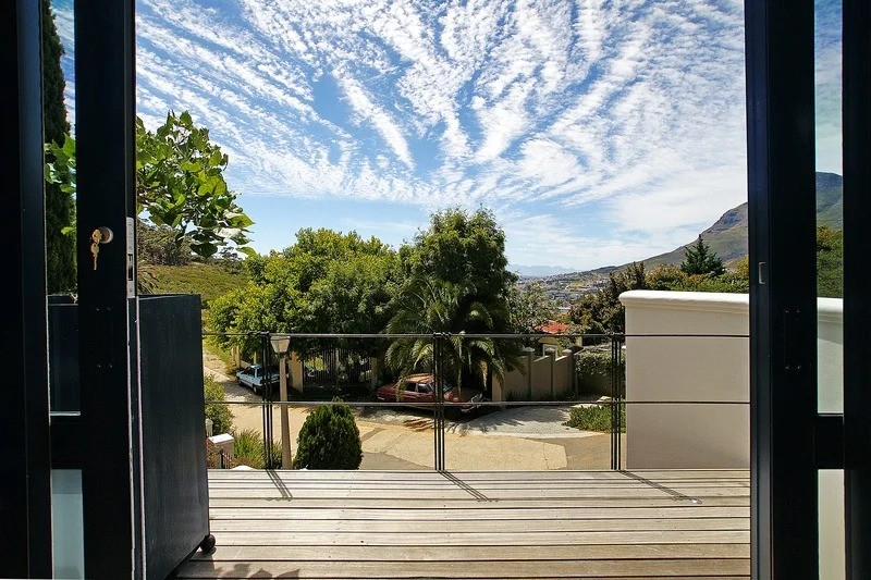 LIBRARY-WITH-A-VIEW.-16