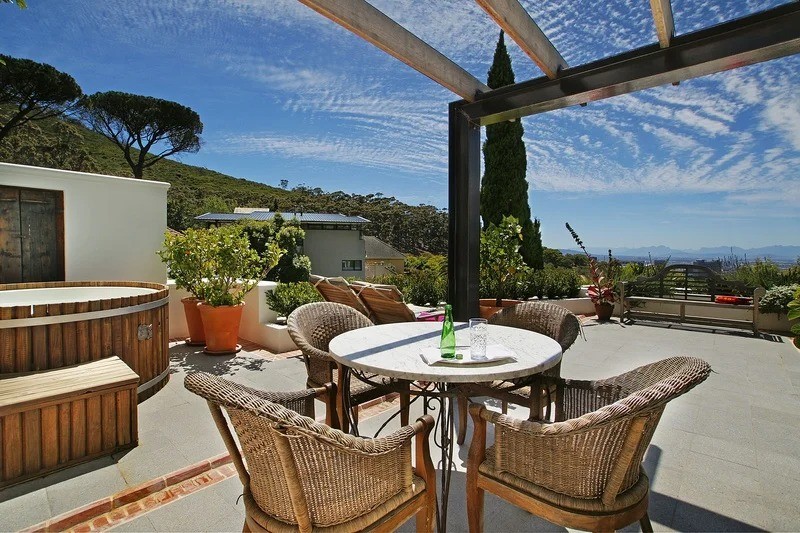 LIBRARY-WITH-A-VIEW.-18