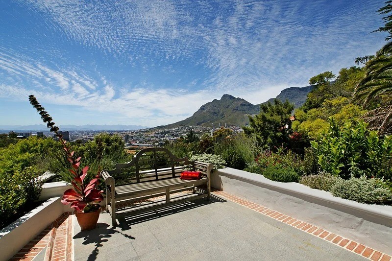 LIBRARY-WITH-A-VIEW.-19