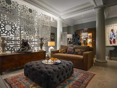 Art-Inspired Lounge at 21 Nettleton