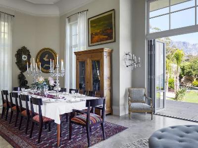 Sophisticated Dining at 21 Nettleton