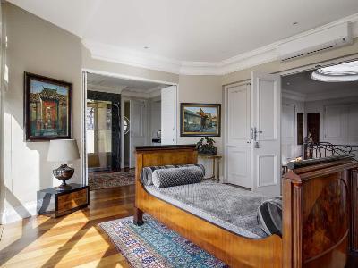 Timeless Guest Room at 21 Nettleton