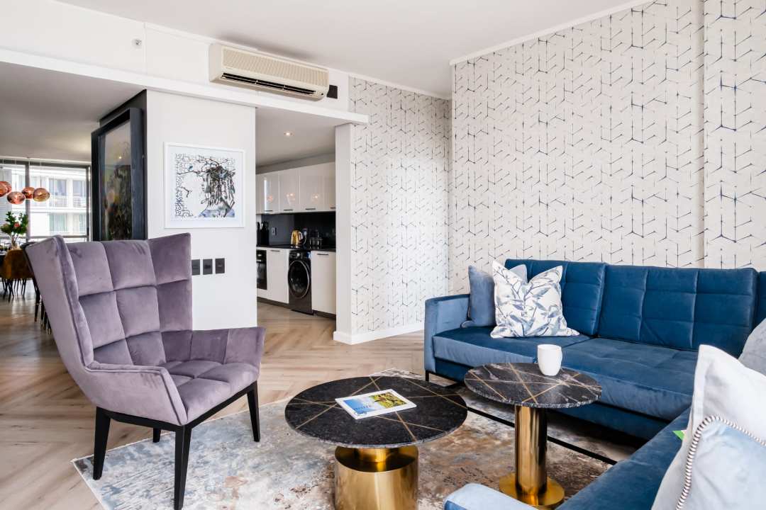 Modern Open-Plan Living at 413 Harbour Bridge