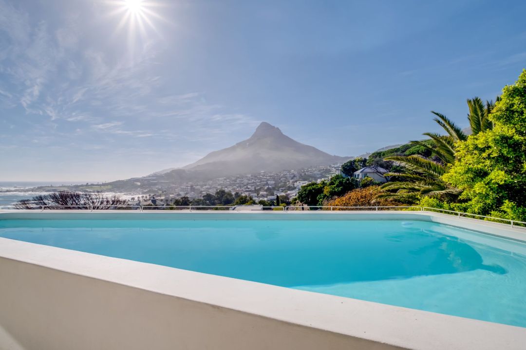 Breathtaking infinity pool with panoramic views of Lion’s Head at Silvertree