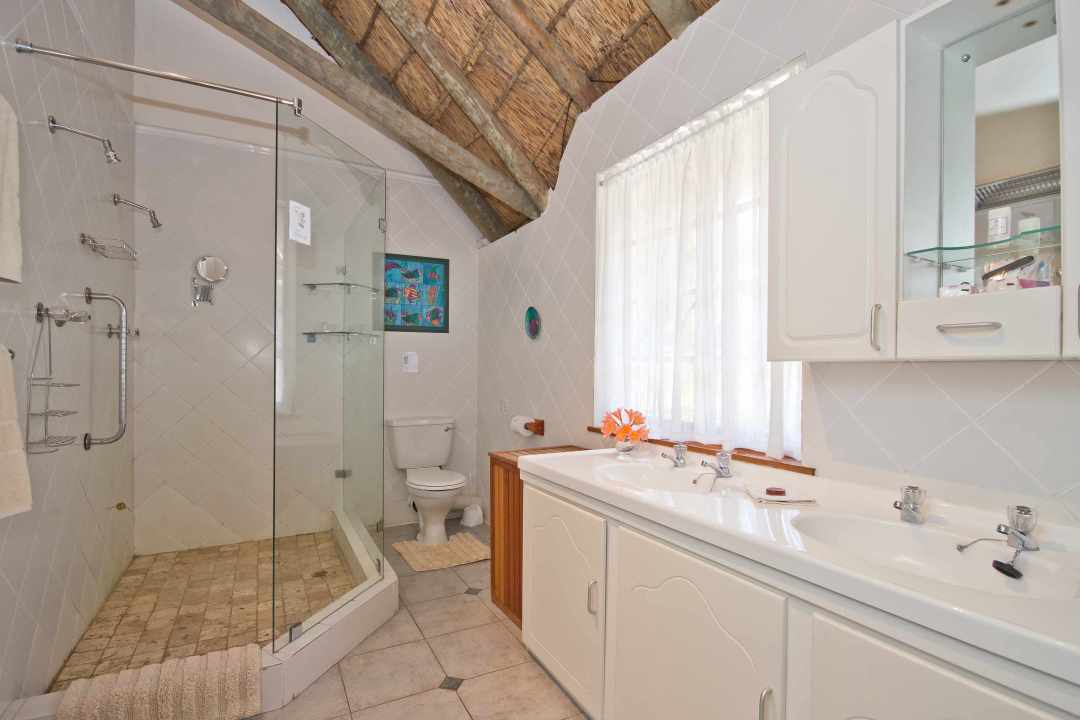 Main-Bedroom-En-suite-1