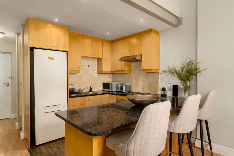 property_image9821718876950524-w800