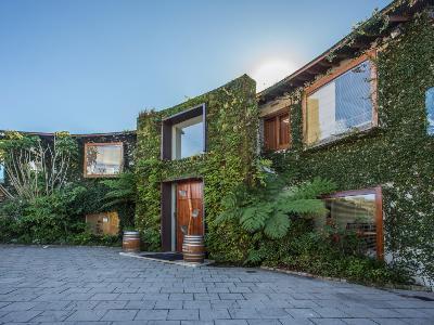 004989ba-b756-4350-96a1-bedd105ab1eb