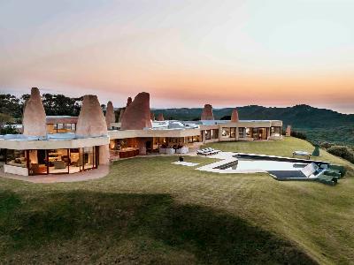 15c2603b-da56-4bea-9b25-86164c3a4e79