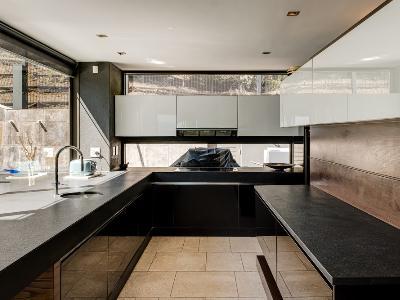 2bdd4a79-f98d-4b61-a779-16fa2f56f93e