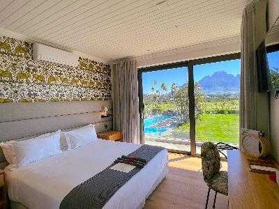 f178f4a4-96b2-48c8-9f8a-98366bd59895