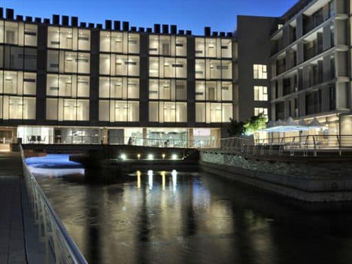 va-waterfront-harbour-bridge-hotel-and-suites_1_L