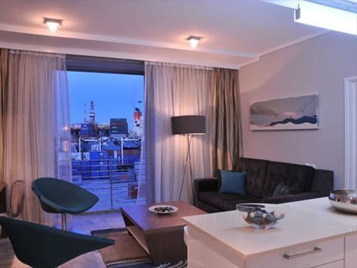 va-waterfront-harbour-bridge-hotel-and-suites_3_L