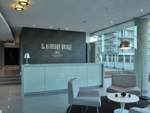 va-waterfront-harbour-bridge-hotel-and-suites_8_L