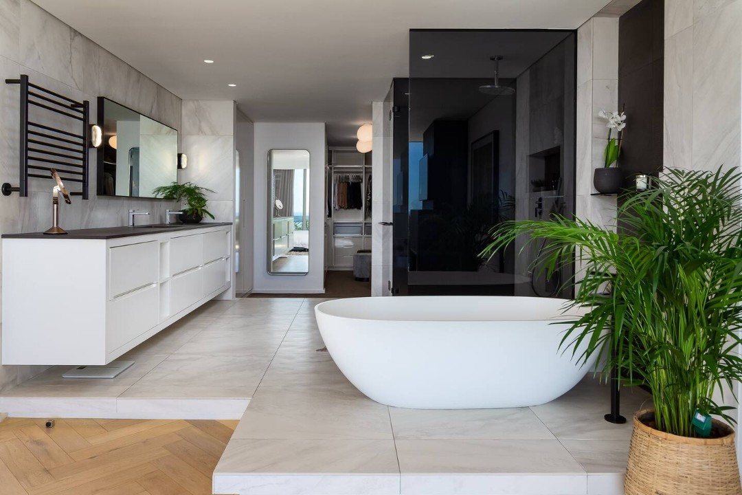 cdc8d957-0eb8-4a33-83f6-603e7d2a21c4