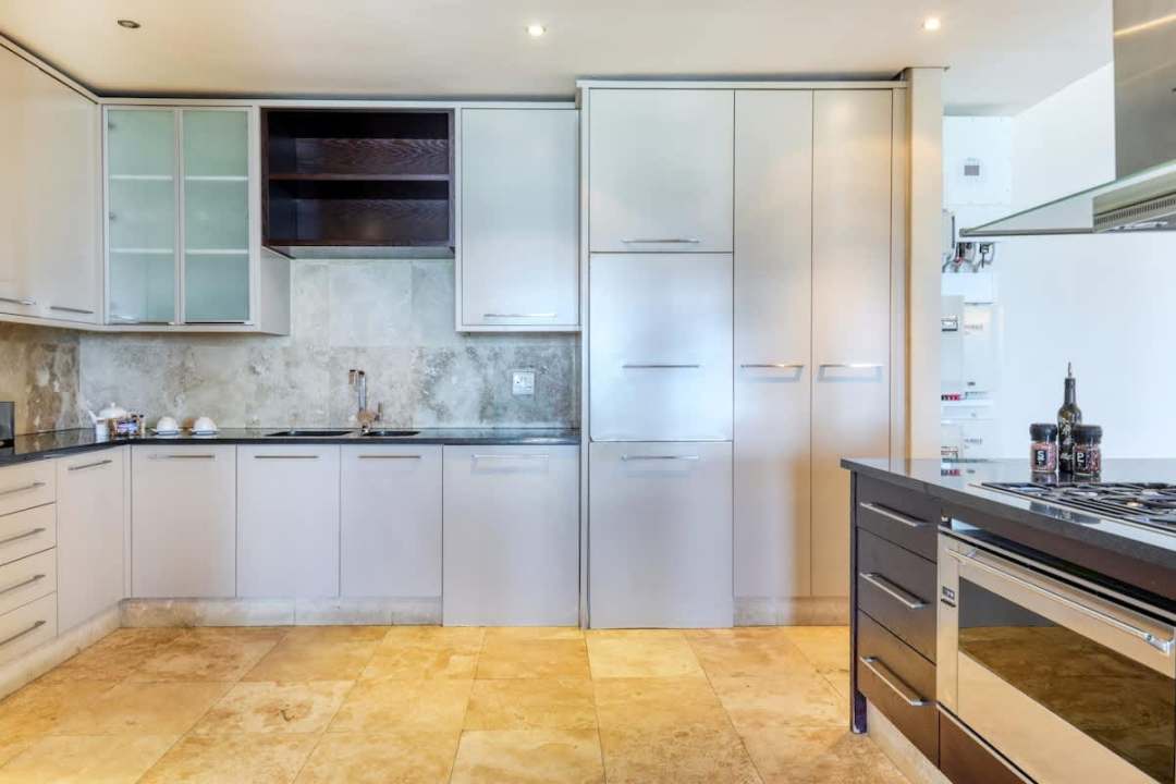 17dd0bf1-d05f-47-oBSGd